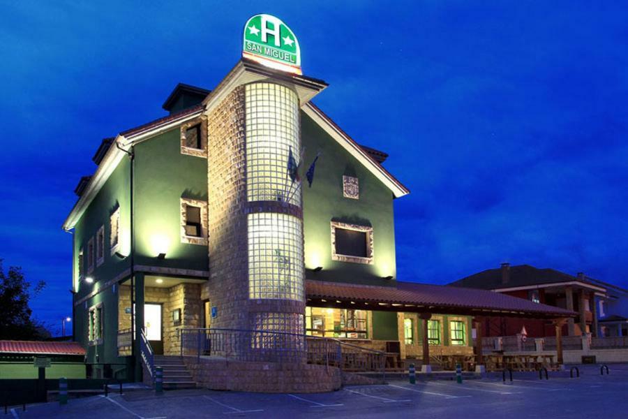 San Miguel De La Barreda Hotel Pola de Siero Exterior photo